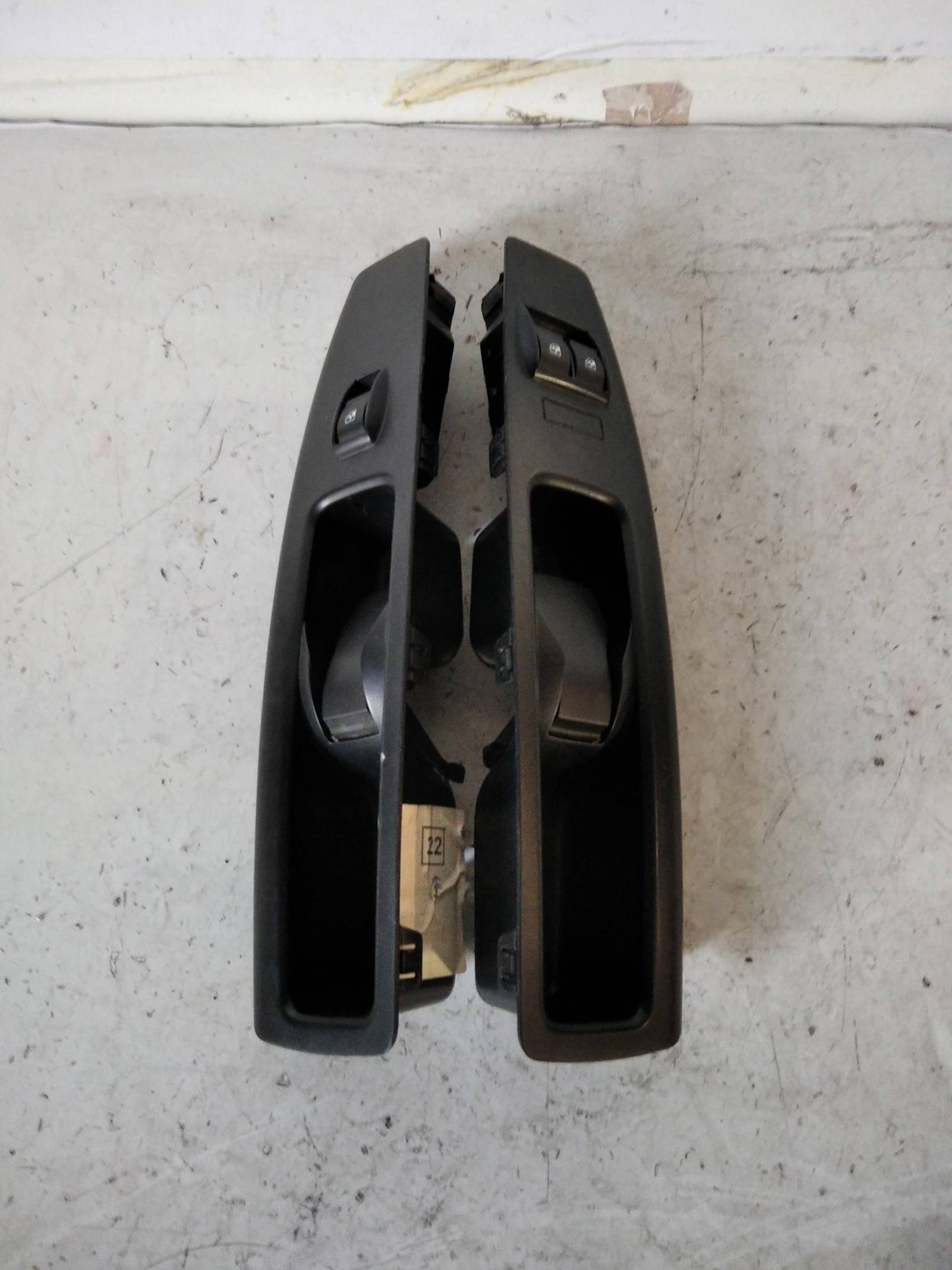 Interruttore alzacristalli porta ant.